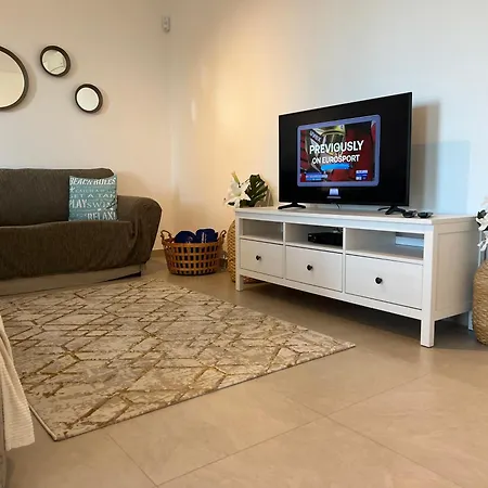 Gardens Side By Fhr Piscina, Parking