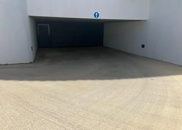 아파트 Gardens Side By Fhr Piscina, Parking *