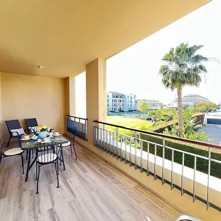 Gardens Side By Fhr Piscina Parking *