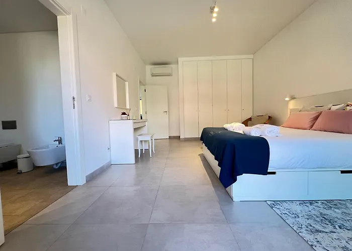 Apartament Gardens Side By Fhr Piscina, Parking