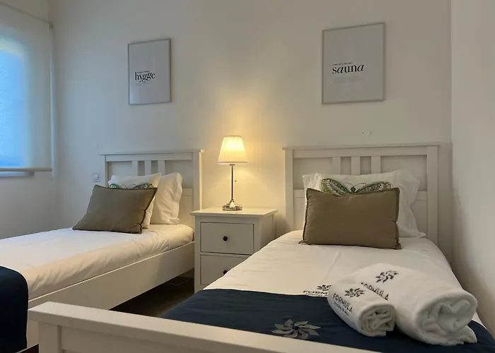 Apartament Gardens Side By Fhr Piscina, Parking Quarteira